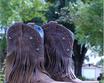 New Dingo: Hang Low Fringe Cowboy Boots, Brown