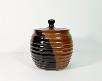 Vintage 8" Brown Handmade Ridged Studio Pottery Lidded Canister // Decorative Jar // Storage Jar // Unique Design // Art Pottery