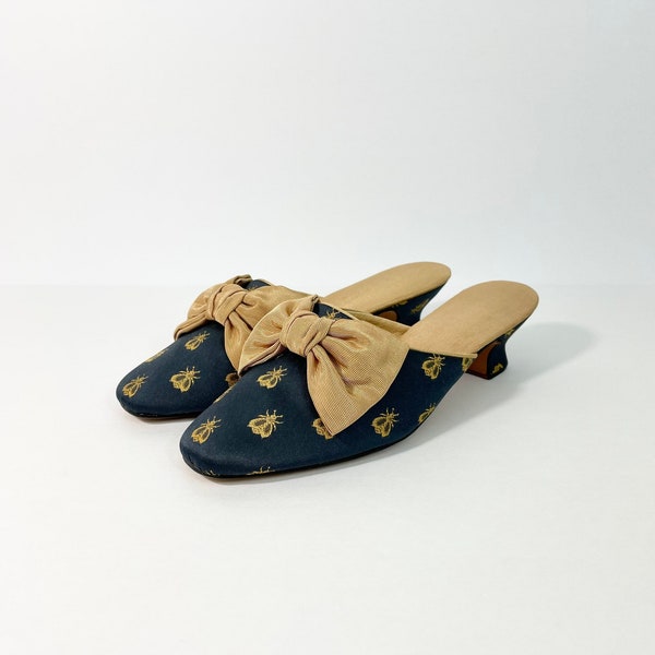 Vintage Olivia Rose Tal Silk Slippers // Oversized Bow Kitten Heels // Bee Print Mules // Bedroom Slippers // New York // Size 6.5