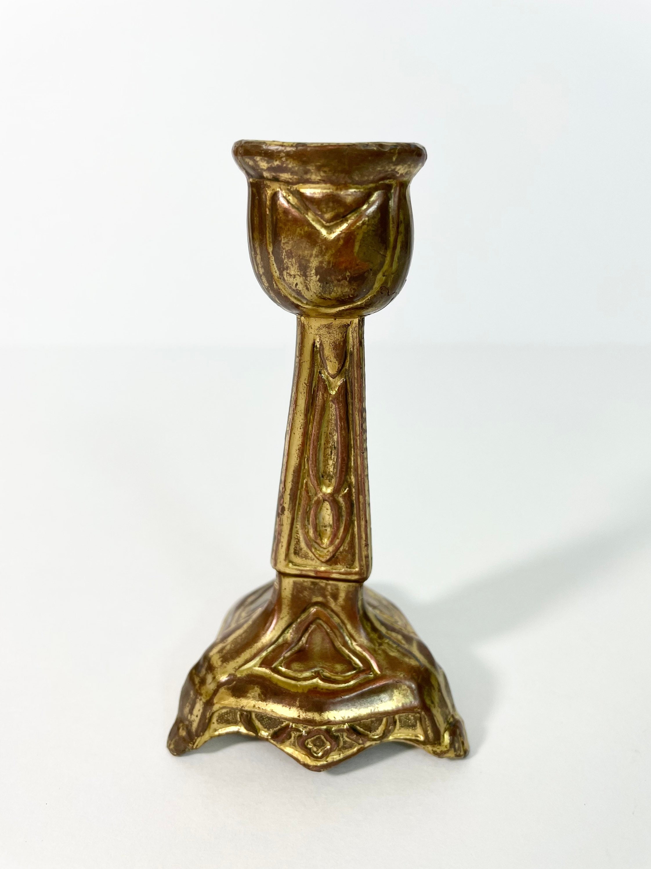 アンティーク 4.25 インチ アート & クラフト 素朴な金属製キャンドル