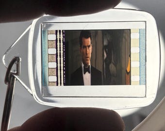 Llavero de película de 35 mm: 007 El mundo nunca es suficiente (James Bond)