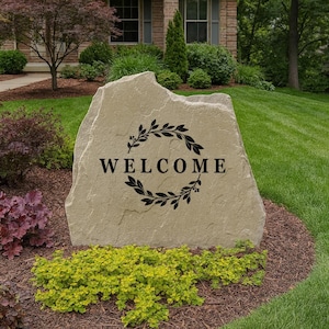 Welcome Elegant Leaves Stone – Engraved Outdoor Decorative Yard Accent, Personalized Engraved Yard Stone Sign for Garden, Porch, Home Decor