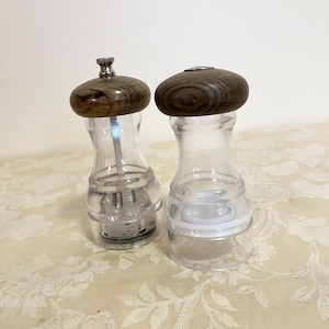 Olde Thompson Carbon Steel Salt And Pepper Grinder Shaker Set Working Hand Grinder Set Kitchen Olde Thompson Pepper Grinder