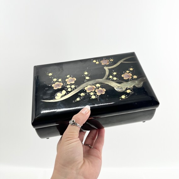 Elegant Black Lacquered Music Box Jewelry Box Pla… - image 9