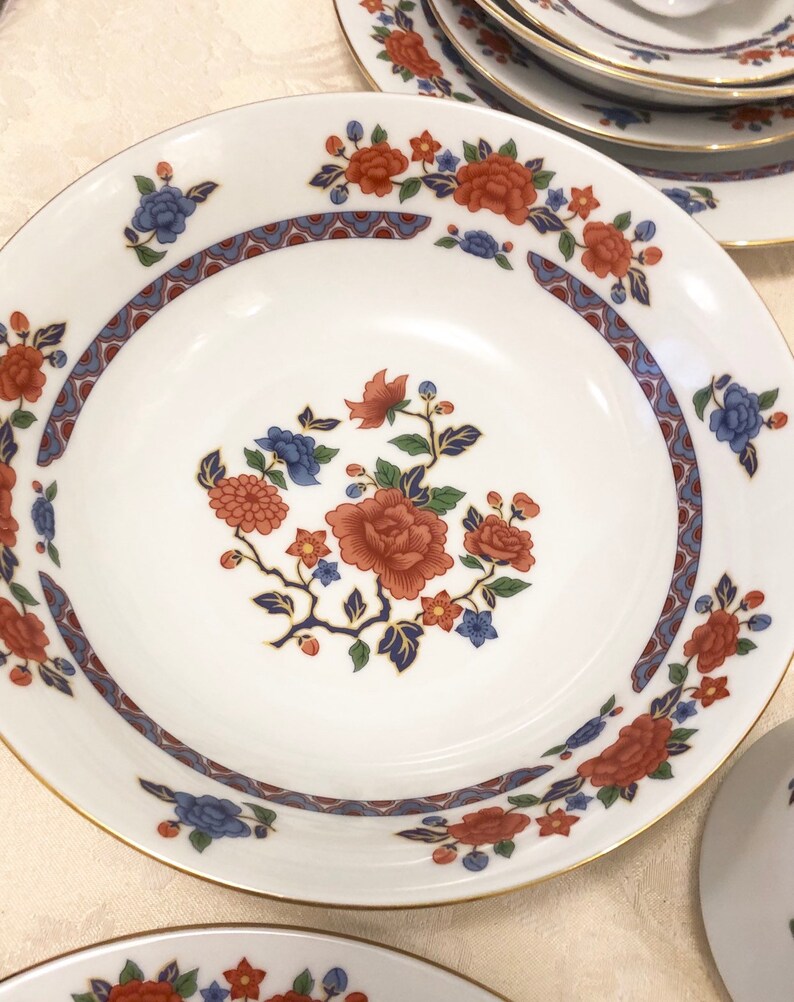 The Regent Collection Crown Ming Fine China Yung Shen 23 Piece Large