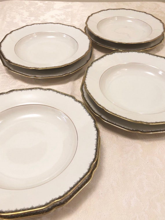 18 CM 14 Aelteste Hutschenreuther Hohenberg Germany Dinner Plates