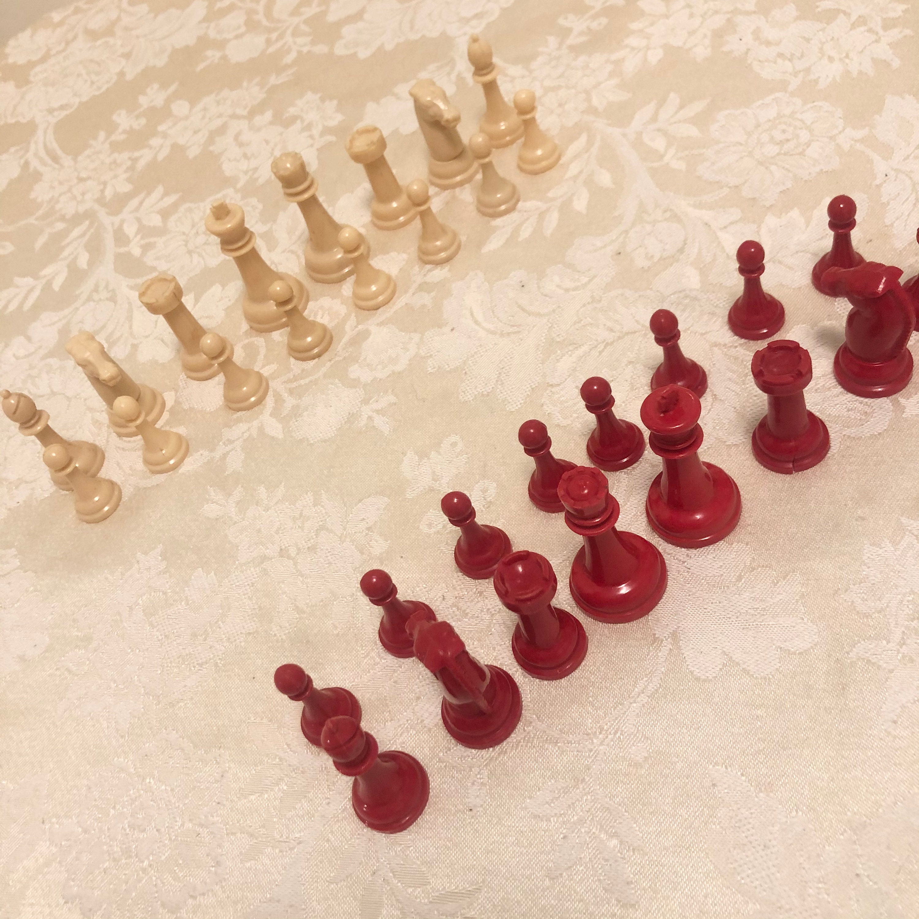 Vintage Chess Pieces Full Set Tan And Red King And Queen Chess -   Portugal