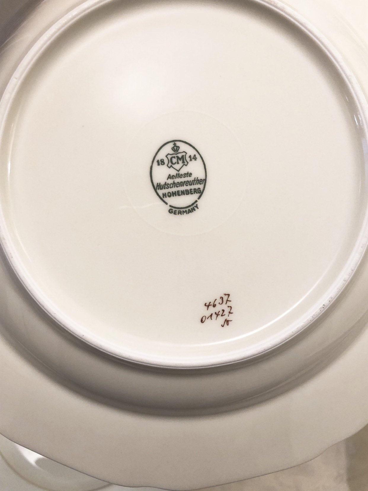 18 CM 14 Aelteste Hutschenreuther Hohenberg Germany Dinner Plates