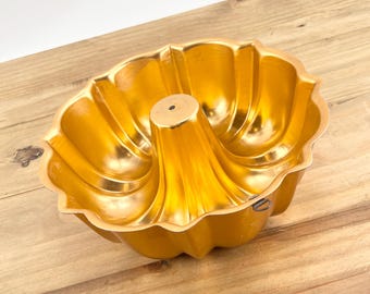 Copper Bunt Cake Mold Pan With Brass Handle Pan Decor. Copper Kitchen Pan Hanging Decor Wall Hanging Great Quality Copper Mold