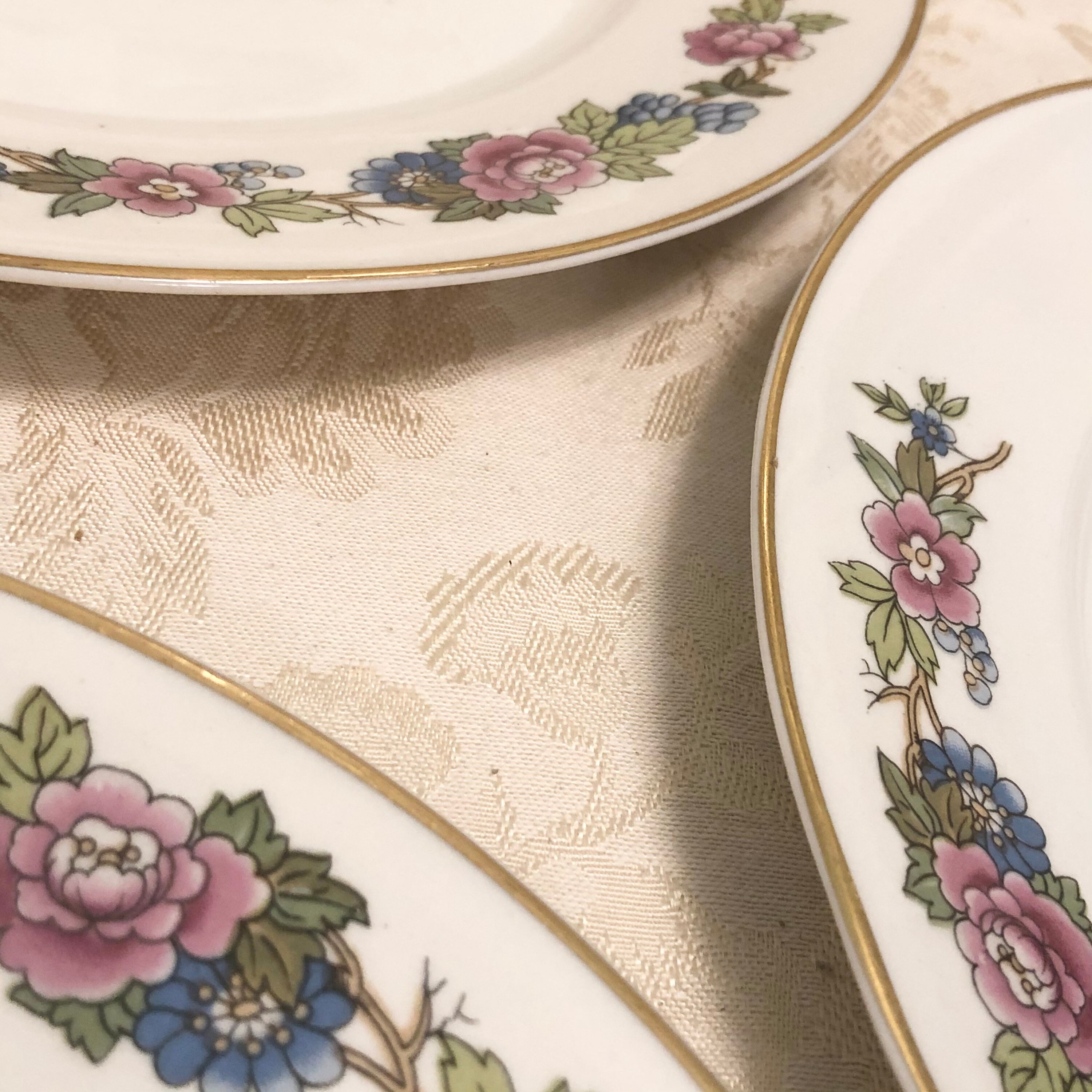 Mid Century Pink and Blue Flower Dinner Plates Flowers