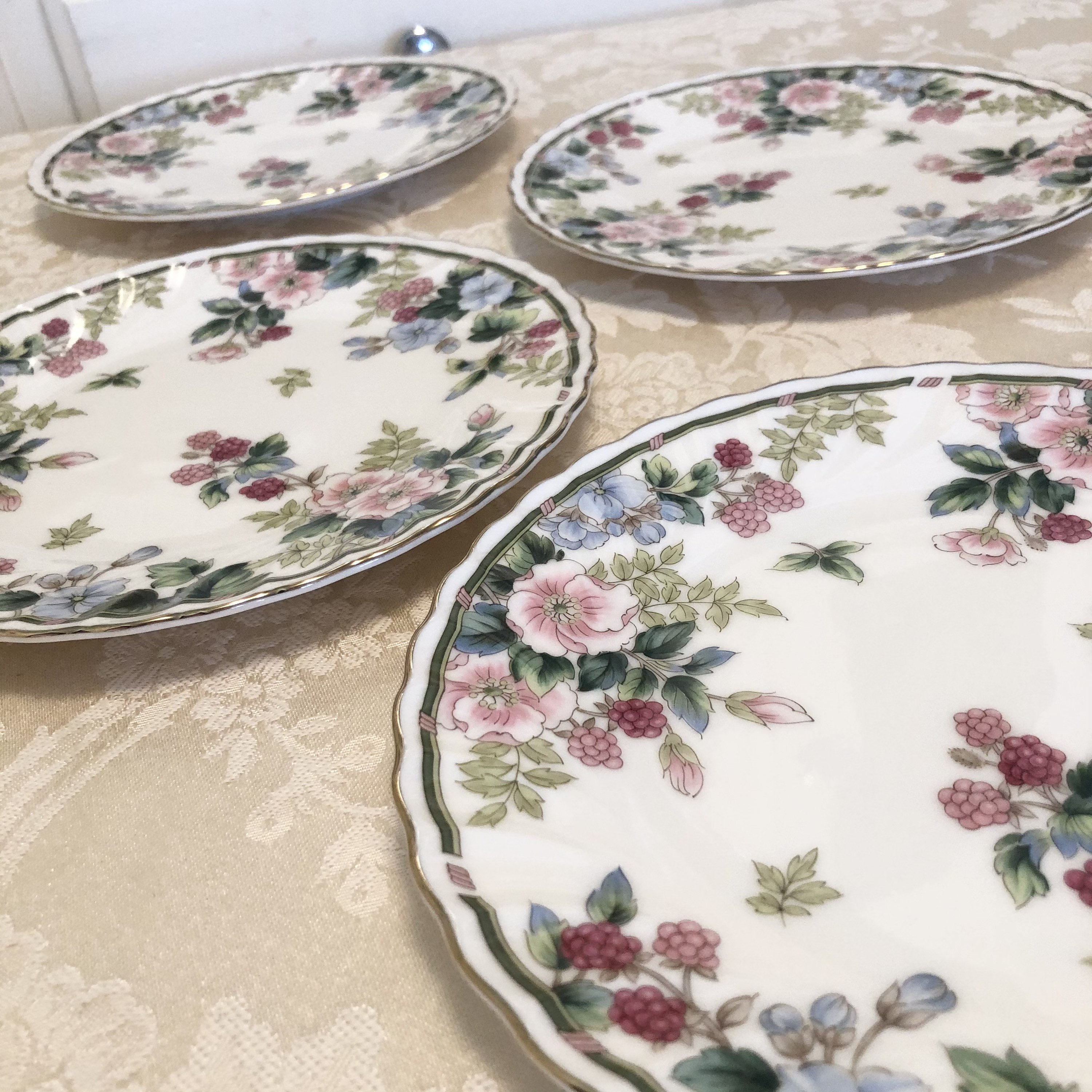 Exceed Bon Grand Berry Japan Gold Rim China Plates Delicate 
