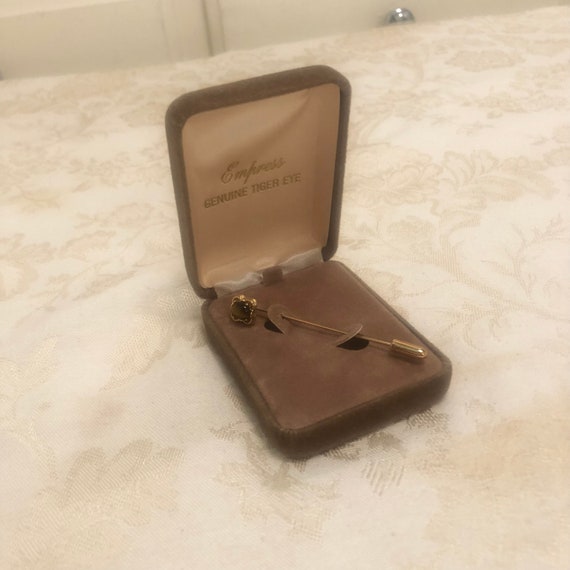 Empress Pin in Box Genuine Tiger Eye With Gold Color Pin  display picture 2