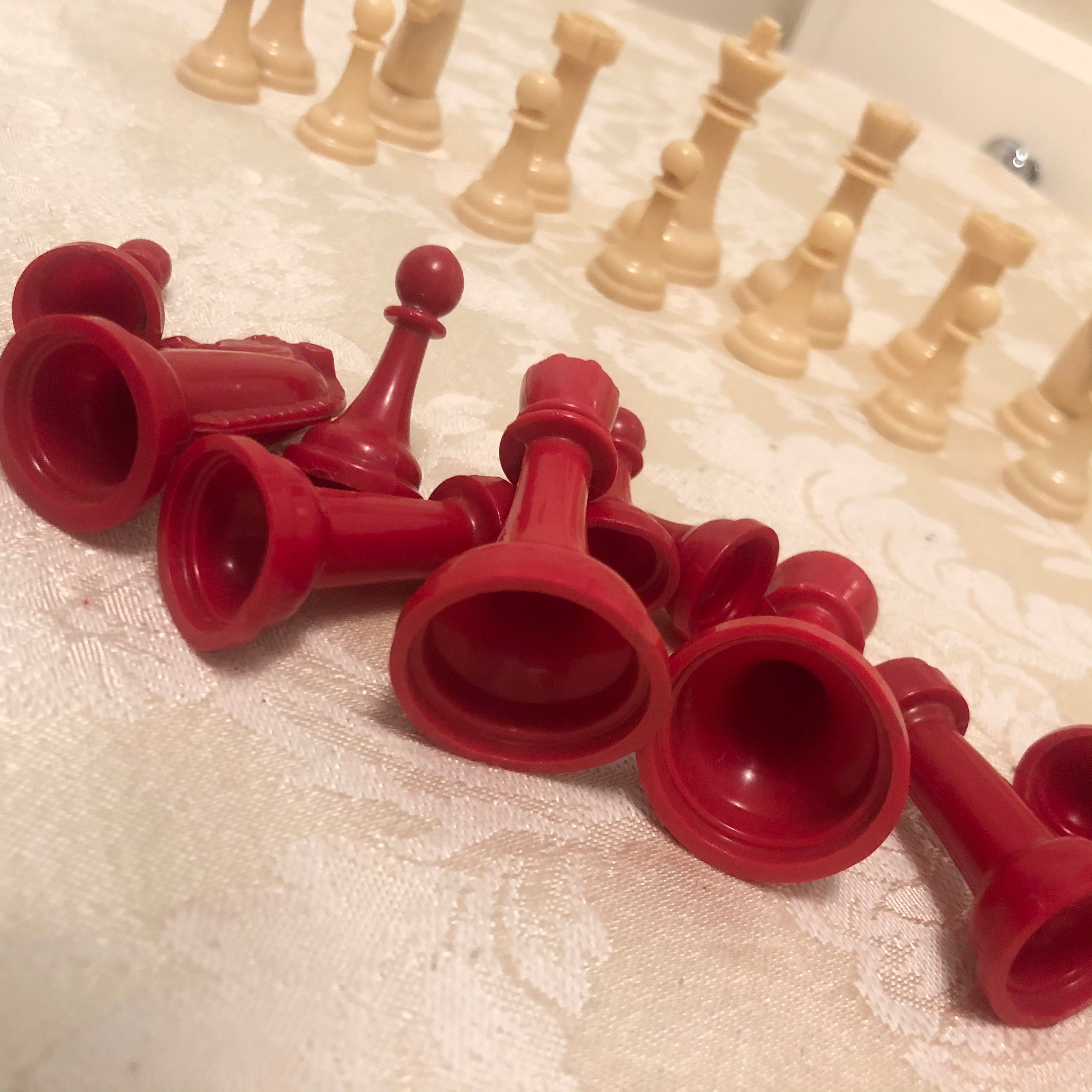 Vintage Chess Pieces Full Set Tan And Red King And Queen Chess -   Portugal