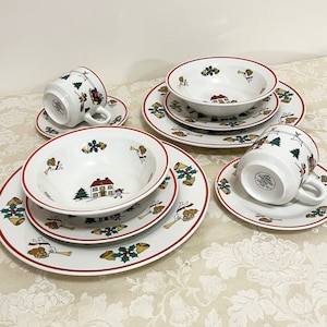 Christmas Dinner Set The Joy Of Christmas By Jamestown China Vintage Christmas Pattern Plates Christmas Plates Side Plates Bowls Cups And Sa