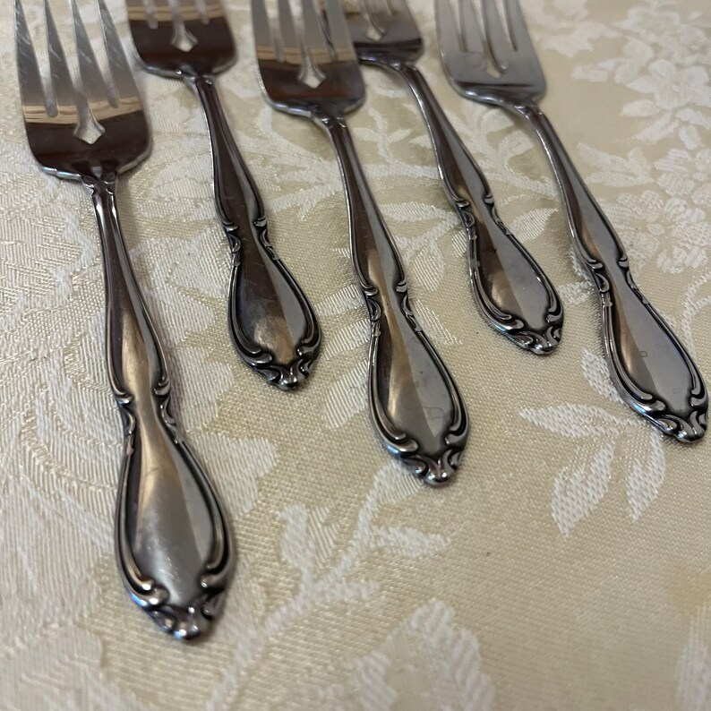 Vintage Silverware by Oneida Ltd. Deluxe Stainless Serves 5 Etsy