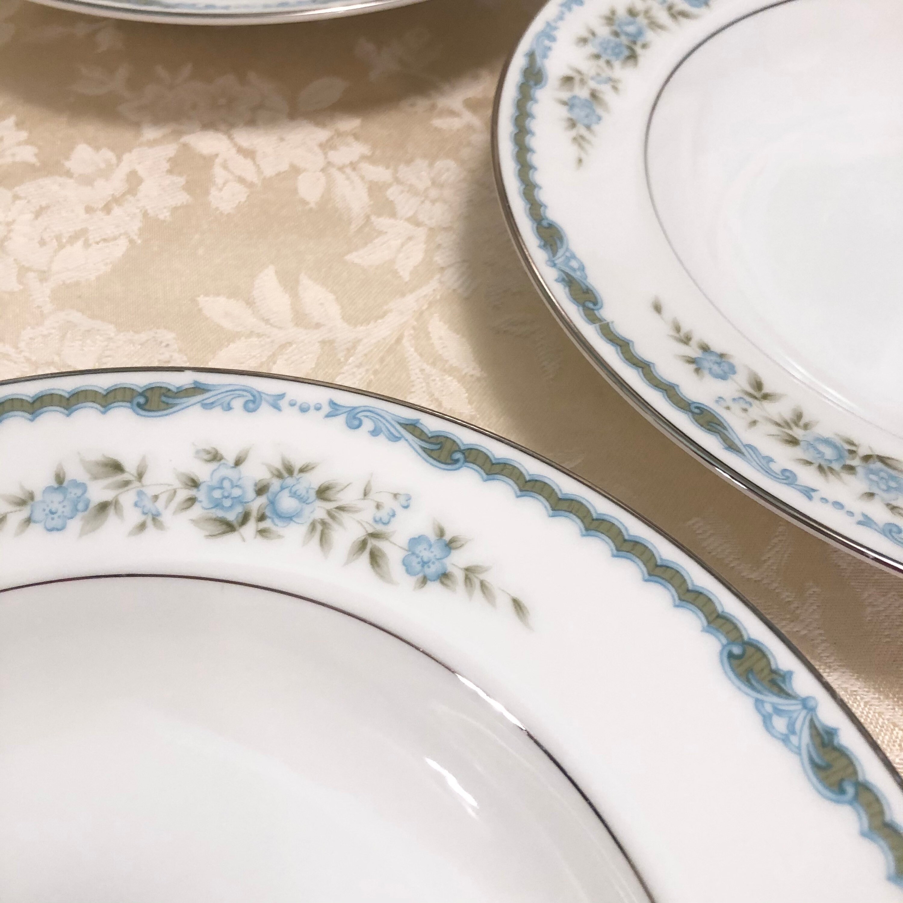 Four Crown China Japan Lexington 370 Dinner Bowls Set of 4 Serves