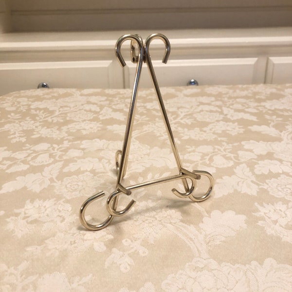 Solid Brass Music Stand With a Modern Rounded Front And Lifted Ball Base. Holds Music Or Record Vintage Quality Brass Stand