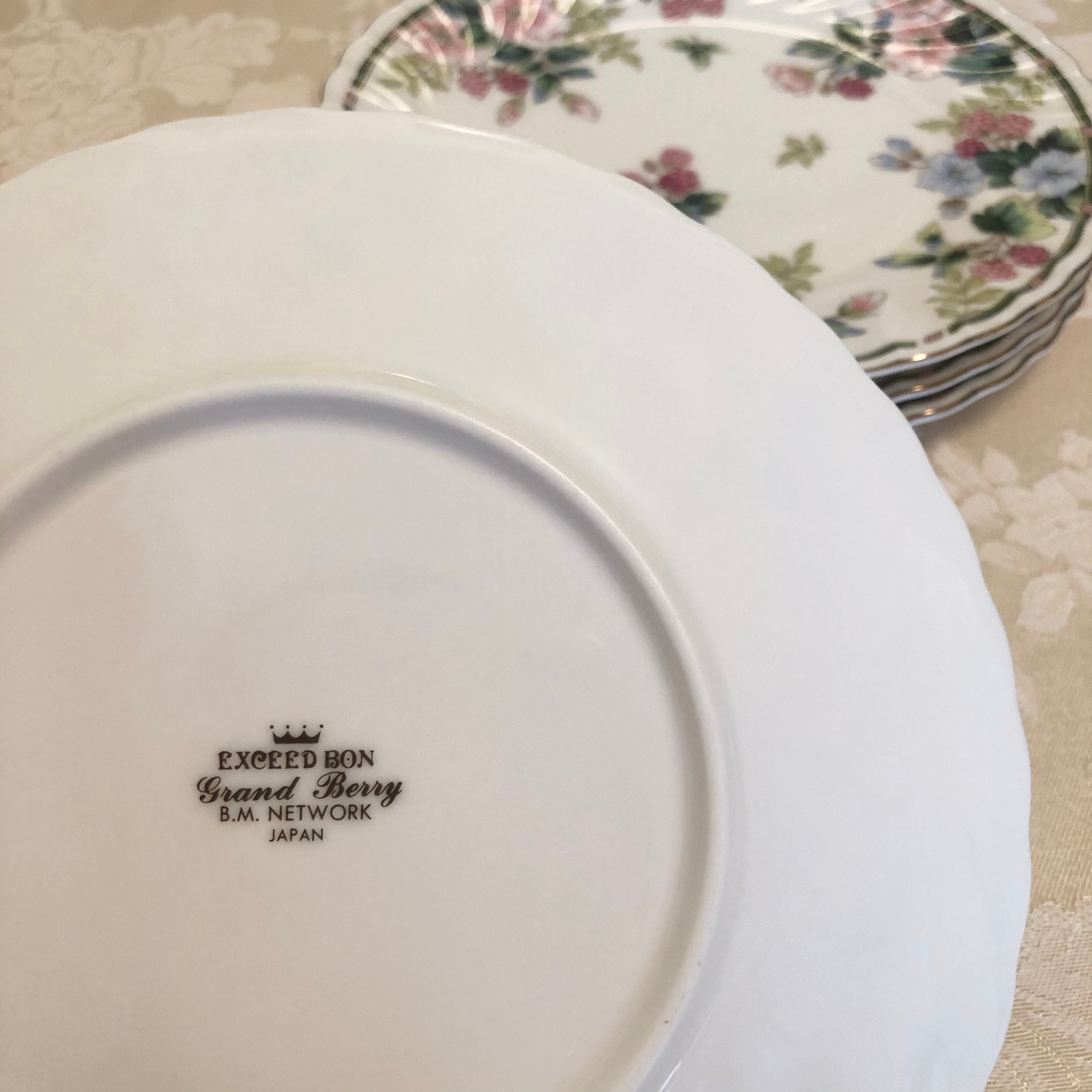 Exceed Bon Grand Berry Japan Gold Rim China Plates Delicate 