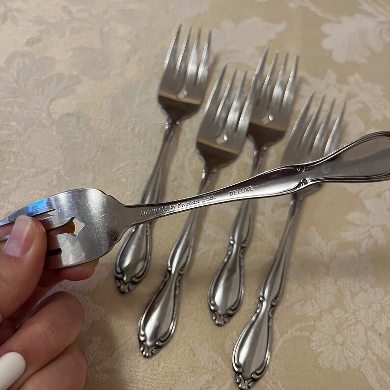 Vintage Silverware by Oneida Ltd. Deluxe Stainless Serves 5 Etsy