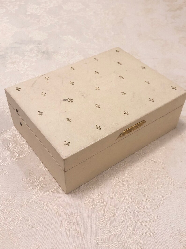 Small Cream Jewelry Box With Wine Felt Victorian Golden Trim Etsy