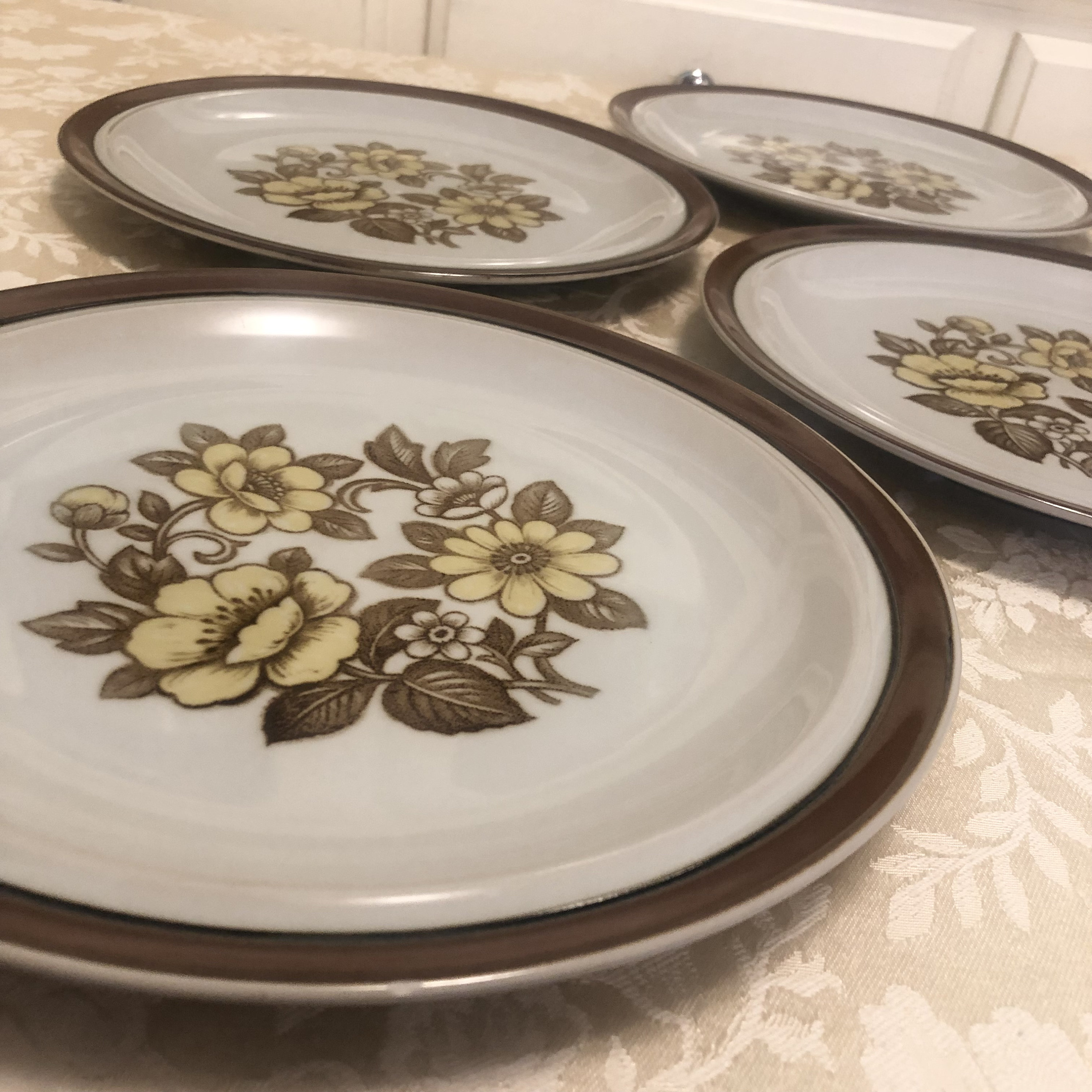 Oven to Table Sierra Stoneware MI Japan Dishwasher Safe Brown