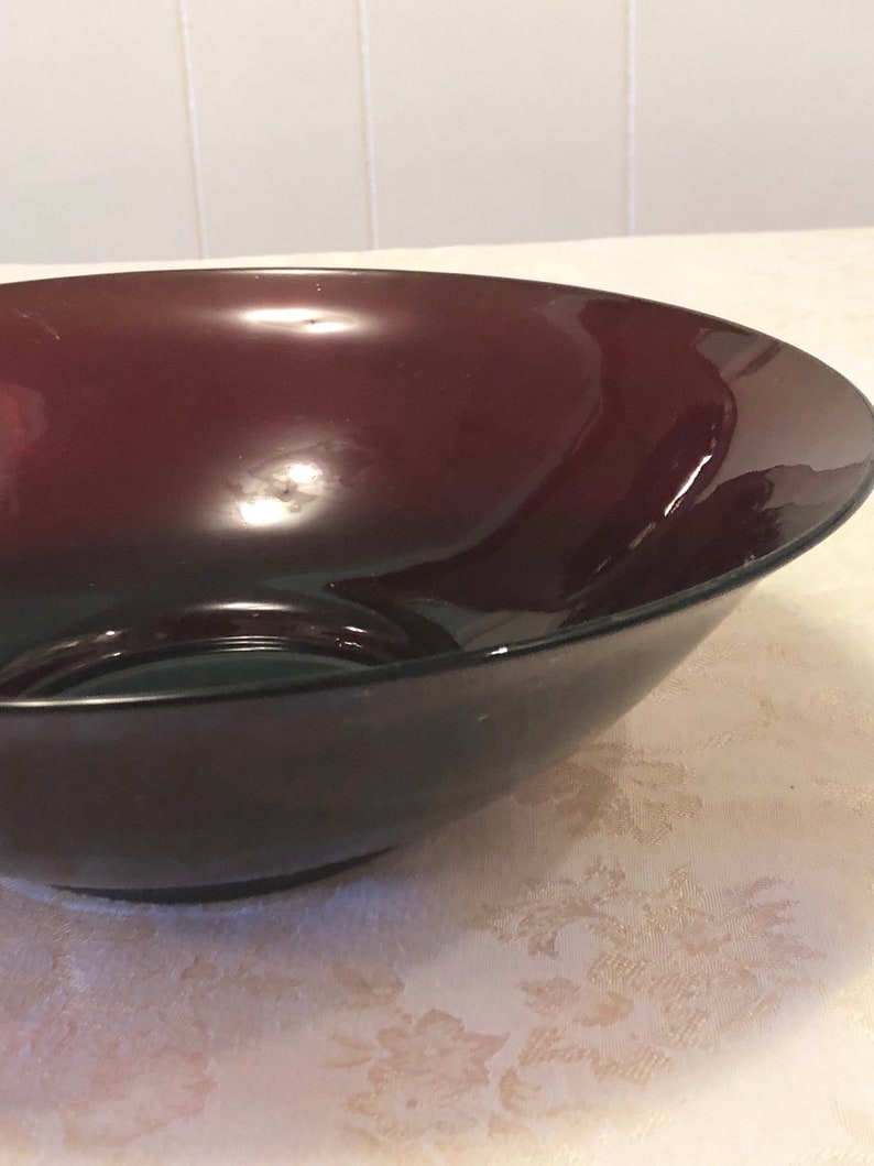 Large Ruby Red Glass Fruit Bowl Serving Bold Inspired Design Of With Diamond Cut Bottom