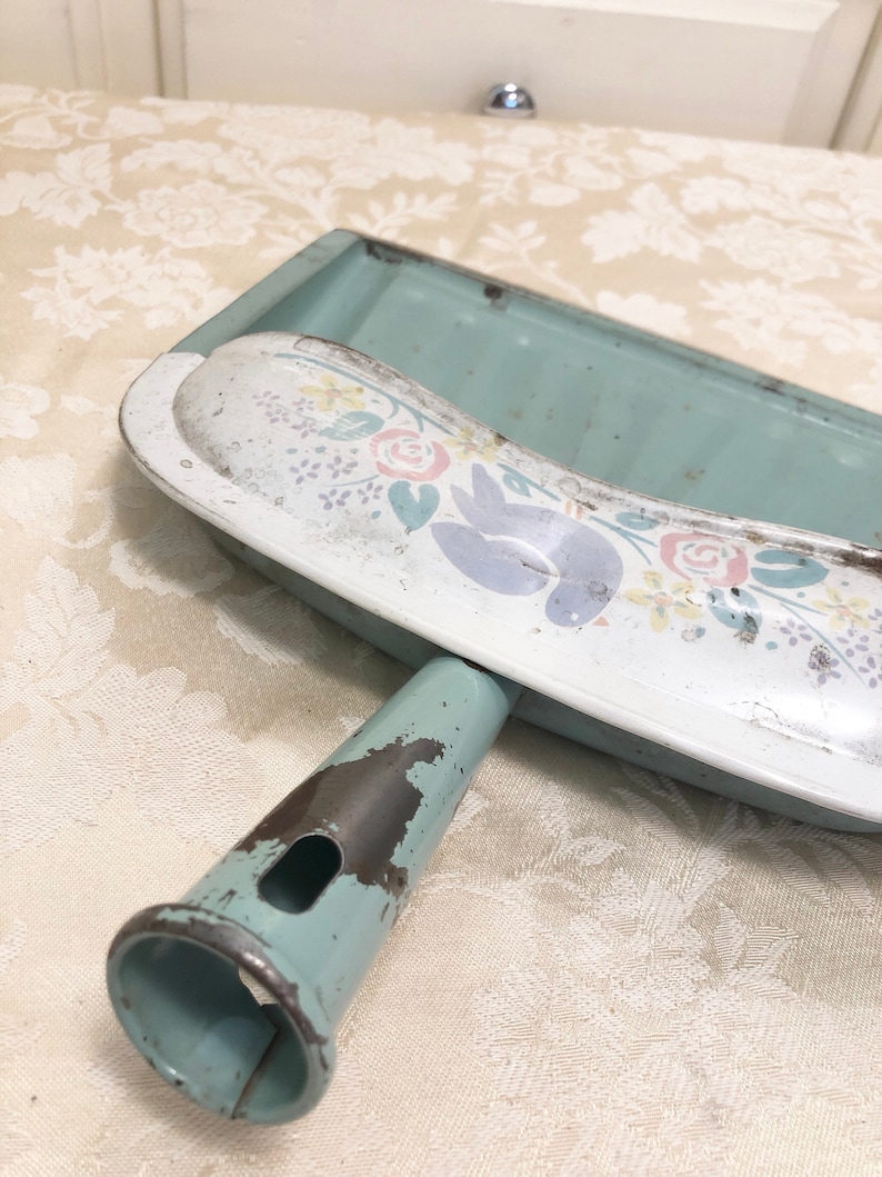 70s Jadeite Mint Green Dust Pan Dutch Kitchen Accent By Ballonoff Home Products USA Made In Louisville Sharp Lip For A Real Clean J V REED