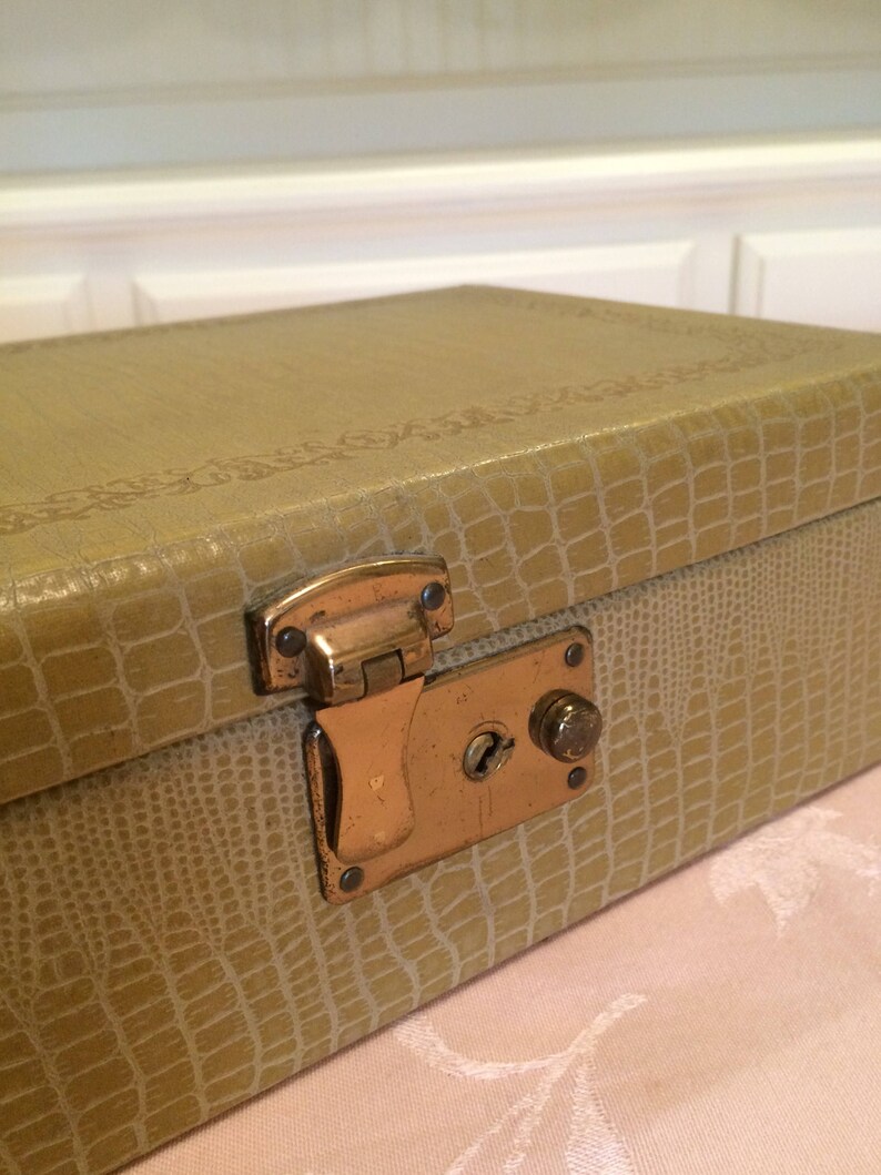 Vibrant Red and Gold Tin Accented Jewelry Box With Red Felt Etsy