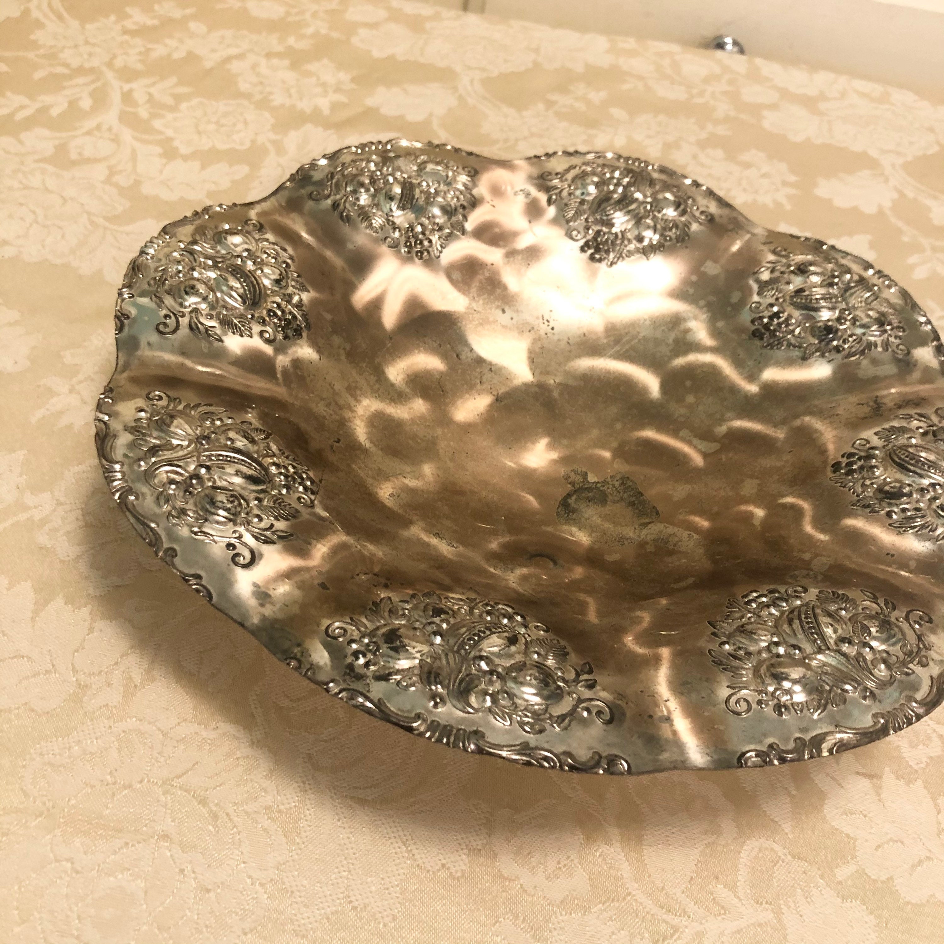 Floral and Leaf Motifs Silver-Plated Fruit Bowl main image 0
