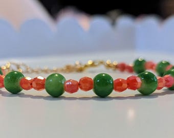 Weihnachts Armband, 18,5 cm verstellbar, rot grüne Perlen, handgemacht, Plastikglas, einzigartiger Schmuck