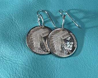 Gegraveerde hobo-nikkeloorbellen: Shoshone-hoofdtooi, sterlingzilver