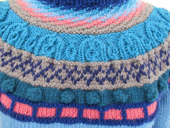 Vintage hand knit sweater, 80s blue sweater, fair… - image 5