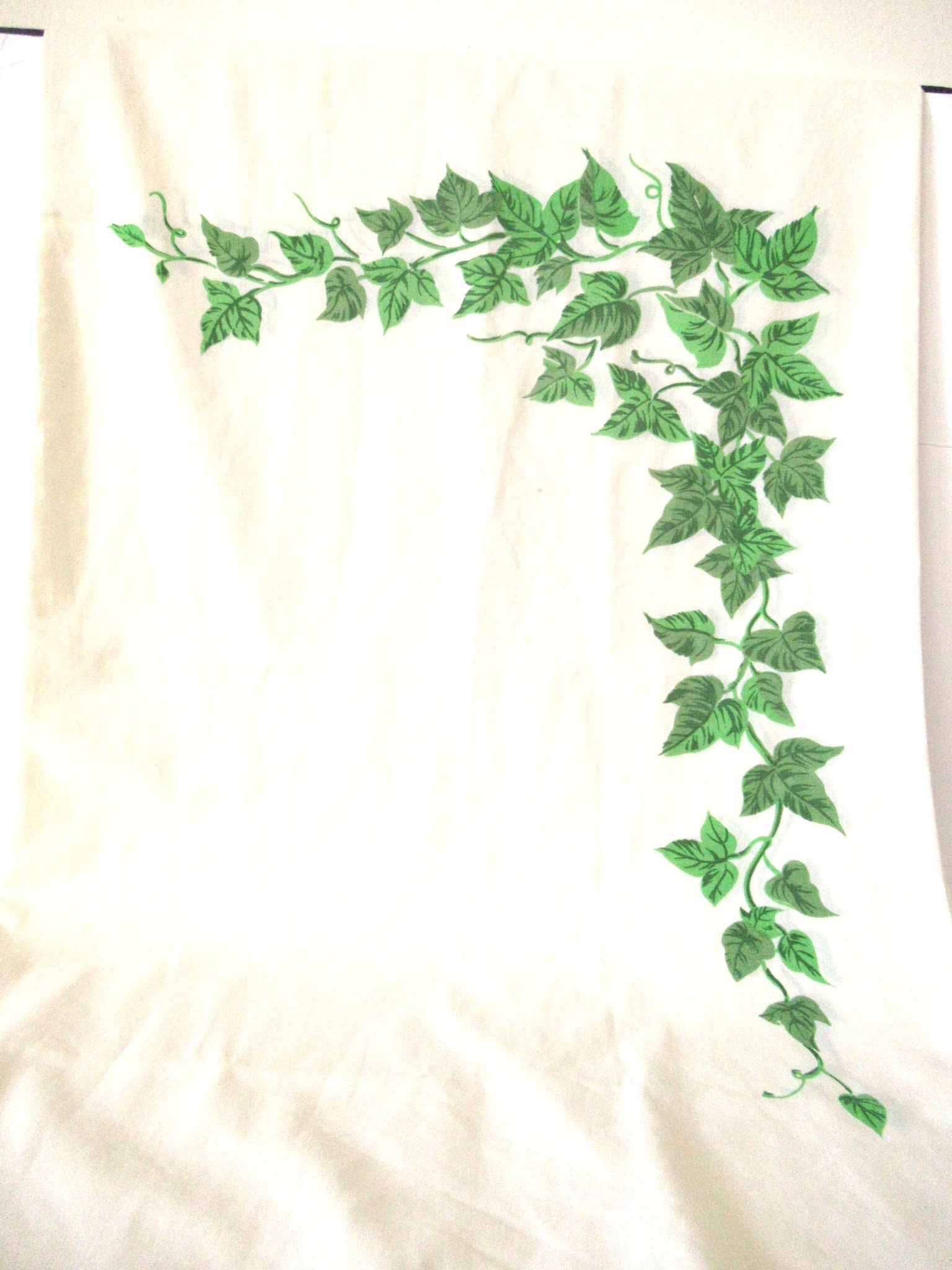 Vintage Pair king pillowcases, ivy pillowcases, vintage fabric, poly cotton cases, floral bedding, country bedding, pair king cases,