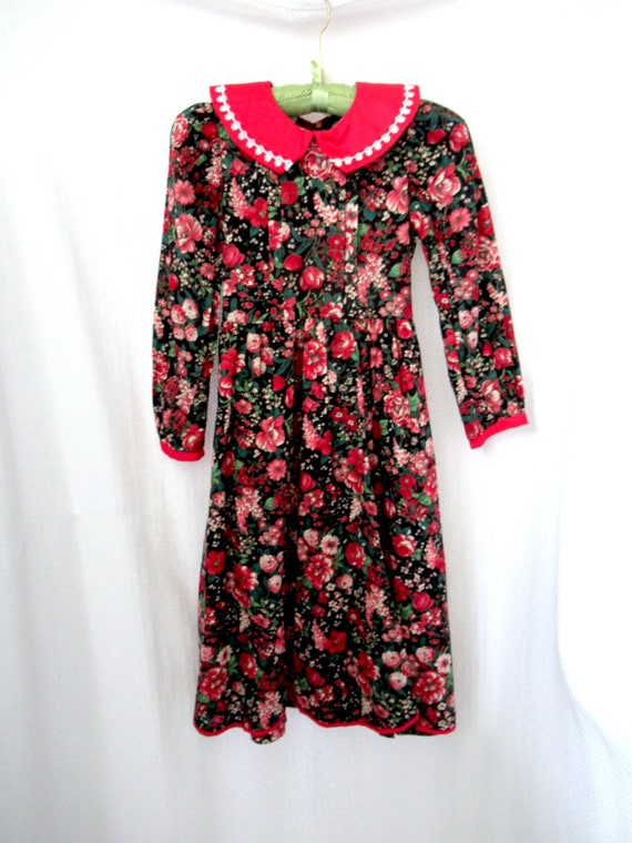 Vintage girls floral dress with a red collar, age… - image 6