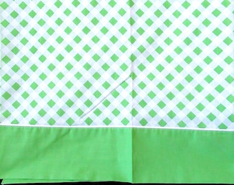 Vintage full flat sheet, muslin flat sheet, lime green sheet, green check sheet, vintage bedding, poly cotton sheet, full flat sheet