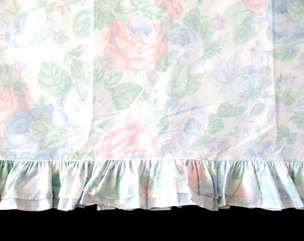 Vintage Twin flat sheet, floral flat sheet, vintage bedding, twin cotton sheet, floral sheet, country floral sheet, sheet fabric