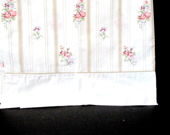 Vintage full flat floral sheet, full flat sheet, sheet, vintage bedding, poly cotton sheet, full flat sheet