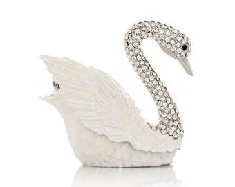 Cisne blanco con cuello de cristal