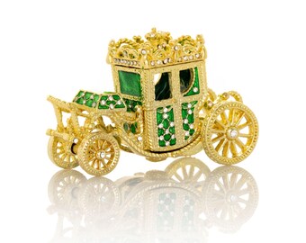 Carruaje dorado y verde