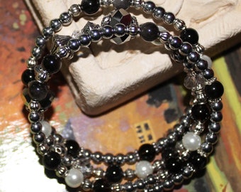Smoke & Mirrors - Black and Silver Glass Beads Beaded Bracelet