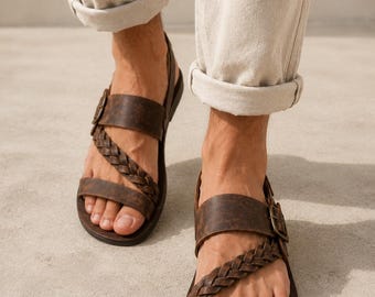 Handgemaakte leren herensandalen – gevlochten bruine visserssandalen – minimalistische Romeinse zomersandalen – ambachtelijke instapper van verweerd leer
