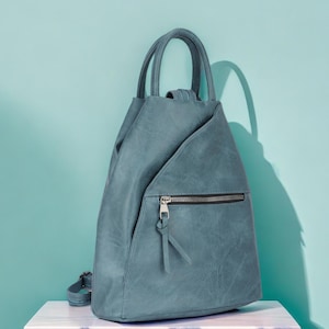 Mochila convertible de piel vegana: bolso de hombro y mochila versátil, espaciosa y minimalista para el día a día.