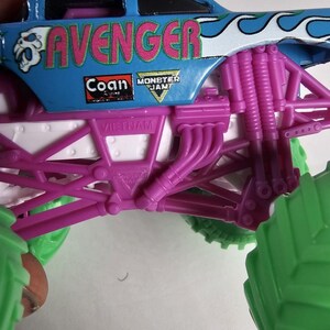 Spin Master Monster Jam Avenger Truck NITRO NEON TIRES New 1:64 image 8