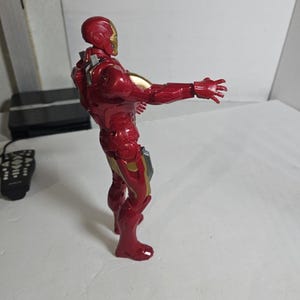 Marvel Iron Man 10-inch Action Figure #37494 Talking and Sounds 2012 image 4