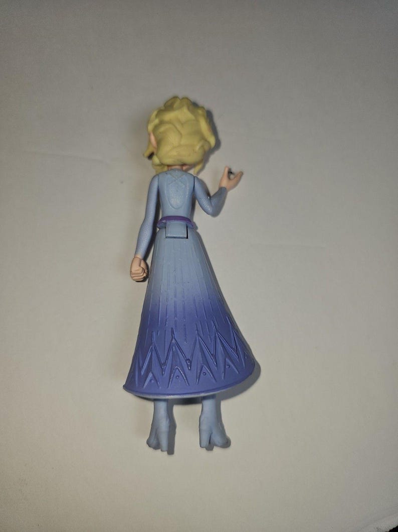 Hasbro DISNEY FROZEN 2 ELSA Mini 4" Action Figure Doll image 2