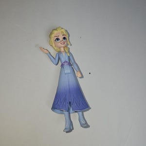 Hasbro DISNEY FROZEN 2 ELSA Mini 4" Action Figure Doll image 1