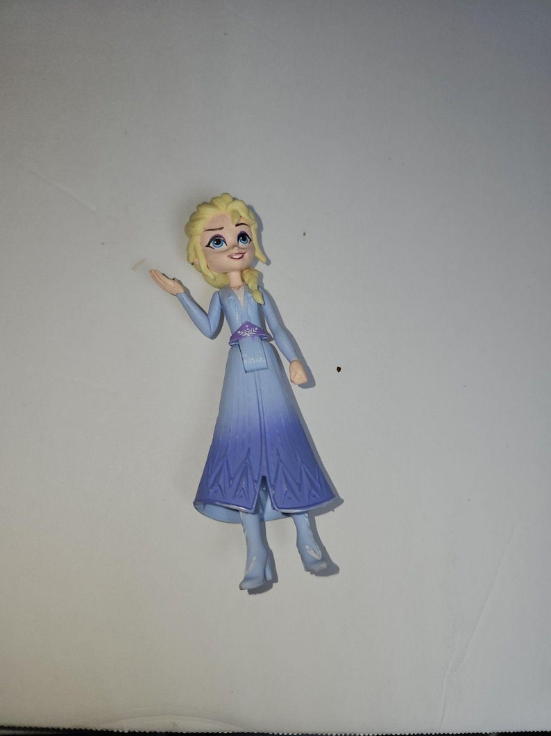 Hasbro DISNEY FROZEN 2 ELSA Mini 4" Action Figure Doll image 1