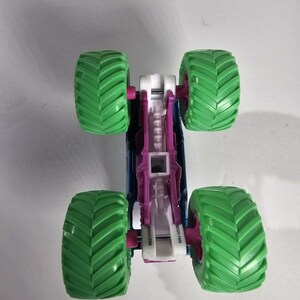 Spin Master Monster Jam Avenger Truck NITRO NEON TIRES New 1:64 image 6