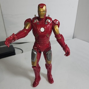 Marvel Iron Man 10-inch Action Figure #37494 Talking and Sounds 2012 image 1
