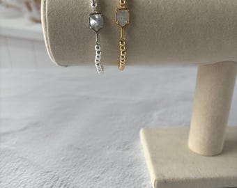 Pulsera de pickleball, con cuentas de oro laminado o plata de ley y dije de nácar.